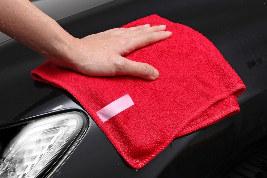 Podstawowe kosmetyki samochodowe do auto detailing - w jakie warto się zaopatrzyć na początek? Podpowiadamy