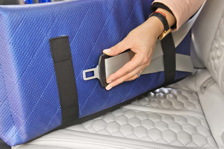 FOTELIK SAMOCHODOWY DLA PSA - MIA LUX METALLIC NIEBIESKI M